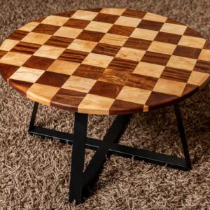 שולחן סלון עשוי מעץ מייפל