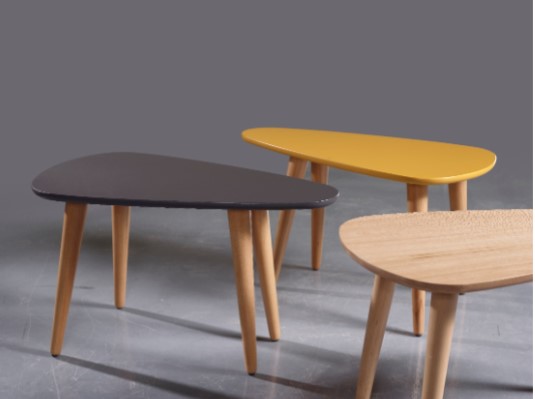 שולחן בצורת טיפה עם רגלי עץ במגוון צבעים לבחירה דגם לונדון LONDON - 1